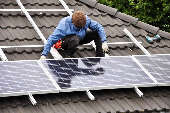 Prezzo pannelli fotovoltaici in rapporto alla capacità installata.