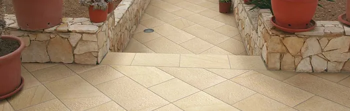 Realizzazione pavimentazione esterna in pietra Bargiolina