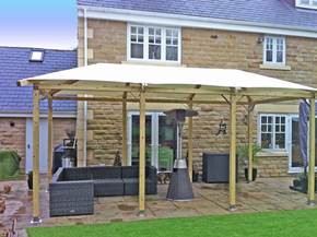 Realizzare una tettoia in legno fai da te