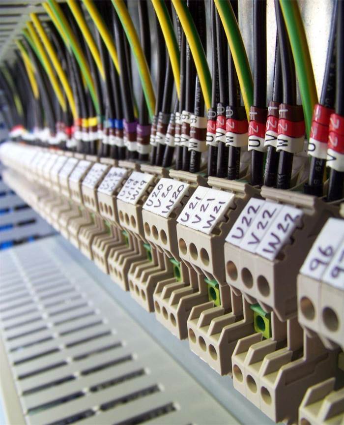 Le verifiche degli impianti elettrici possono essere iniziali, periodiche o straordinarie
