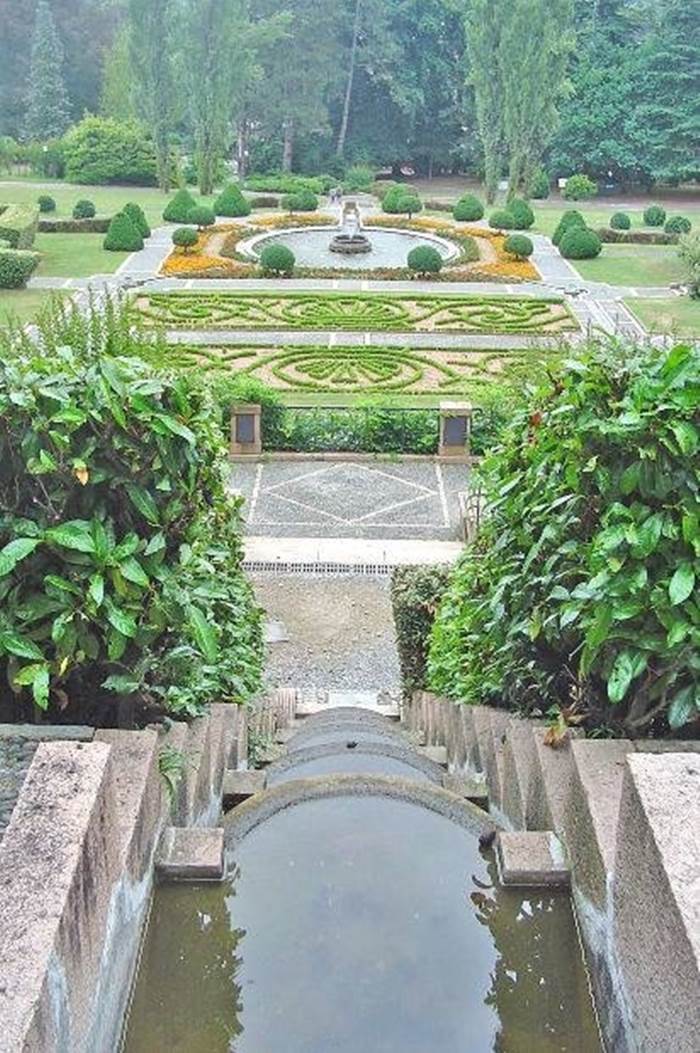 Esempio artistico di pavimentazione giardino