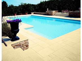 Scegliere i pavimenti per piscina