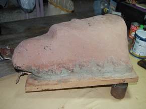 Applicare lo stucco per vetroresina