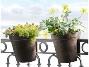 Come scegliere i vasi da balcone