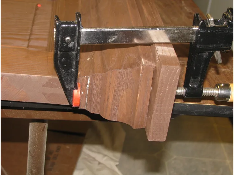 Smontare la sedia senza spaccare il legno
