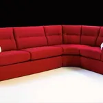 divano componibile rosso a sei posti