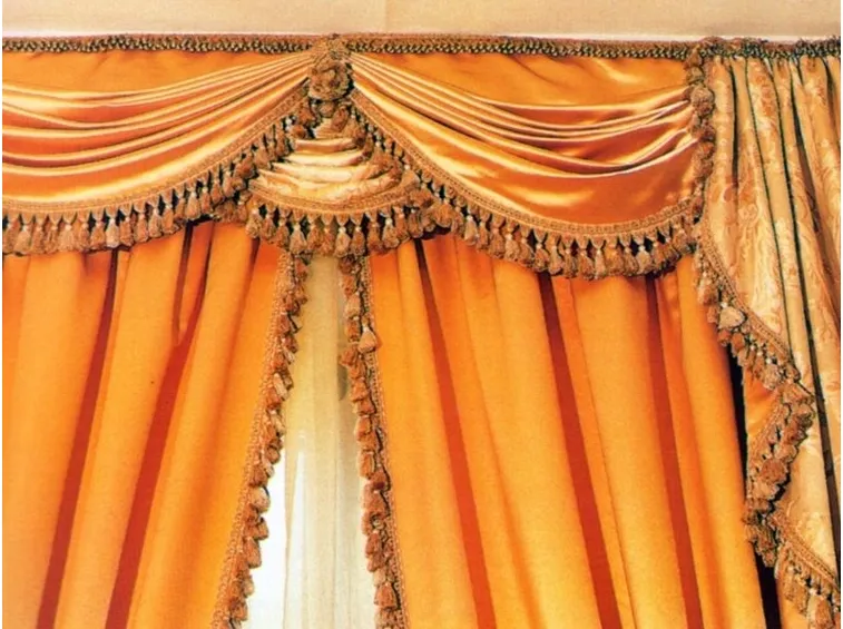 mantovana con drappeggio a festone multiplo
