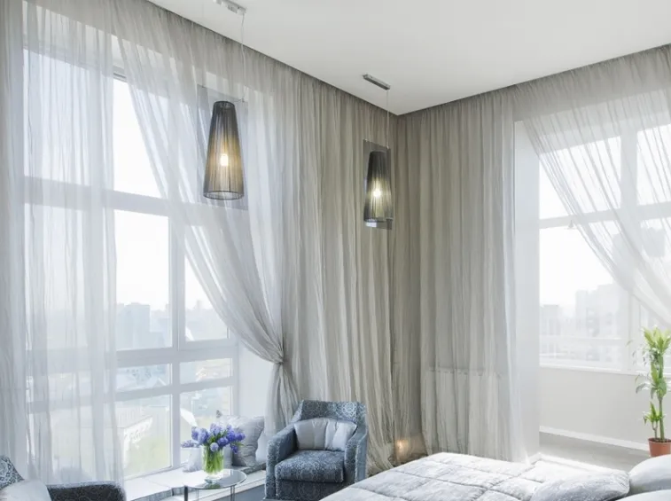 Tende con installazione a soffitto