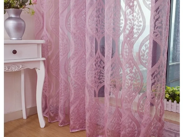 Tenda a filo con foglie viola