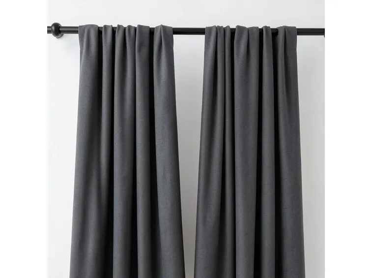 tenda in tessuto spesso oscurante di IKea BLEKVIVA