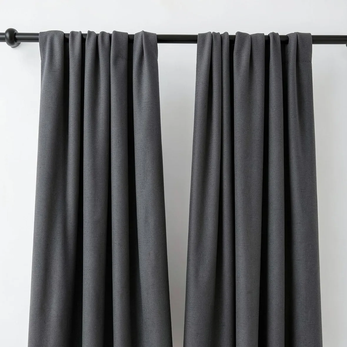 tenda in tessuto spesso oscurante di IKea BLEKVIVA