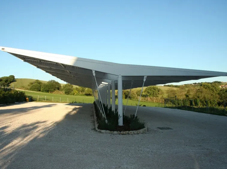 Pensilina fotovoltaica doppia