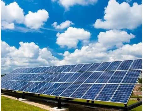 Panneli fotovoltaici a terraFonte: www.orlandimaurizio.it