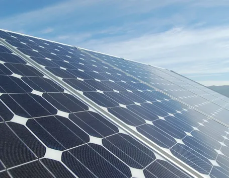 Pannelli fotovoltaici disposti in moduli