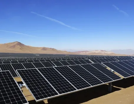Esempio di impianto fotovoltaico di grosse dimensioni.