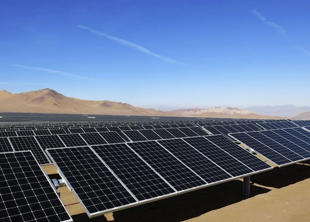 Esempio di impianto fotovoltaico di grosse dimensioni.