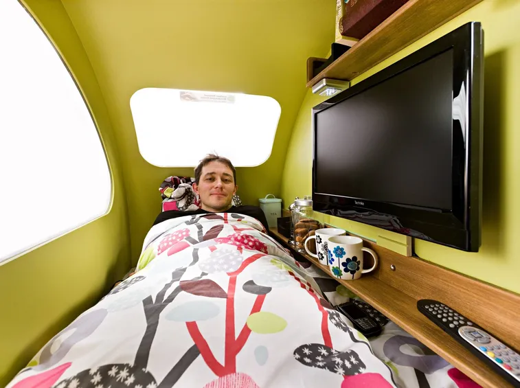 Foto interno camper con televisione