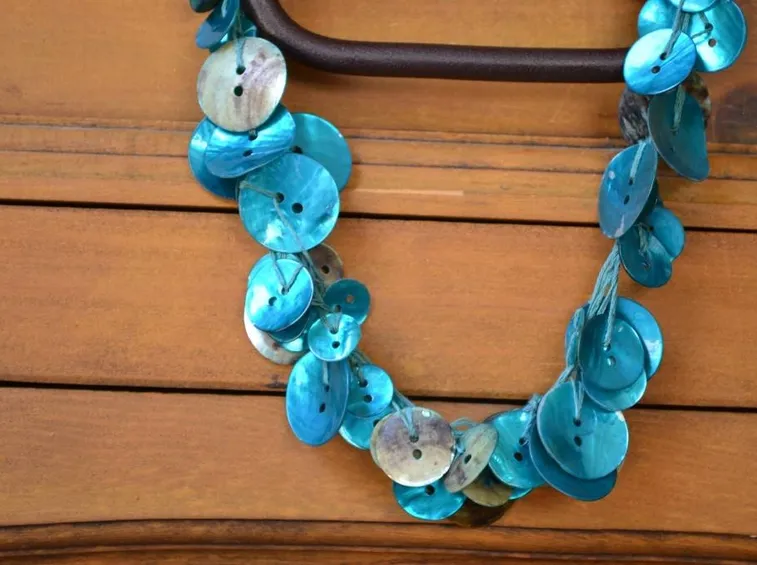 collana con bottoni