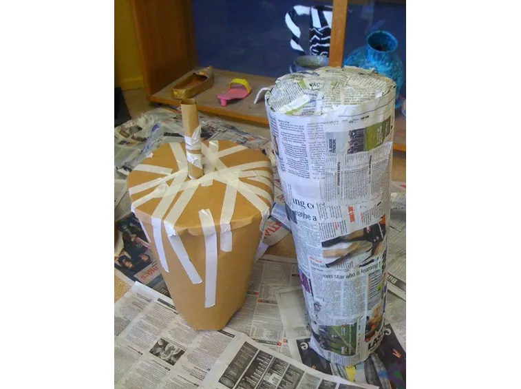 Fare un vaso con la cartapesta