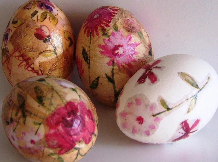 Realizzare le uova pasquali decoupage