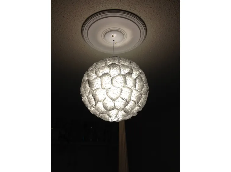 Lampadario fatto con i pirottini