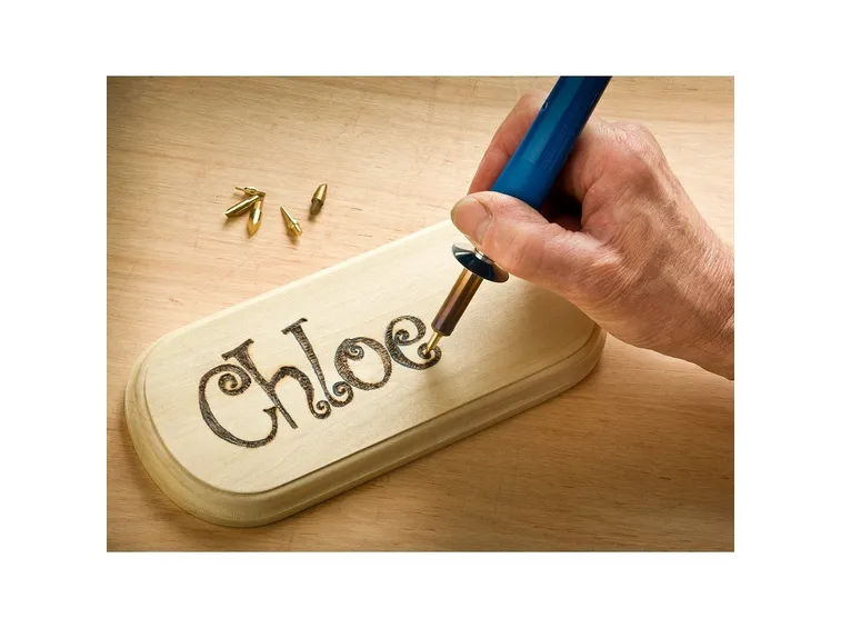 decorazione su legno