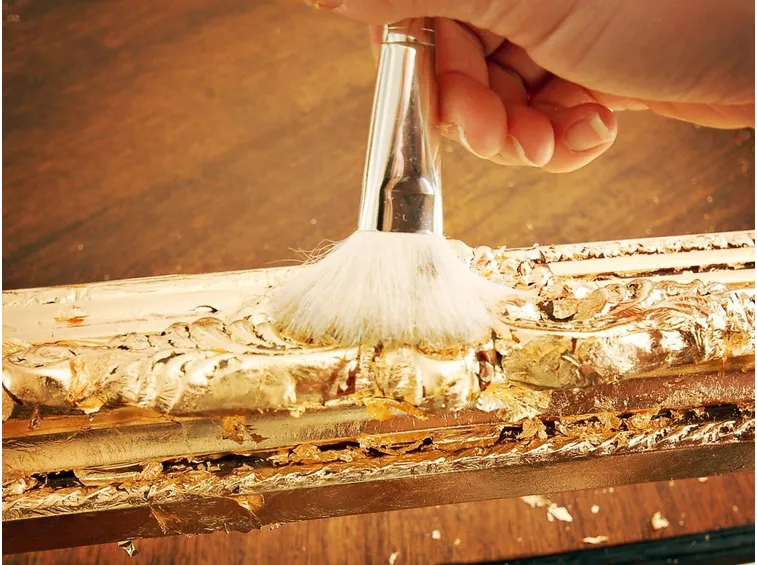 Applicazione della foglia d’oro