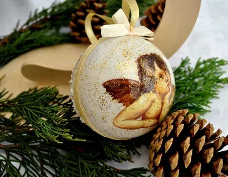 Pallina decorata con il decoupage