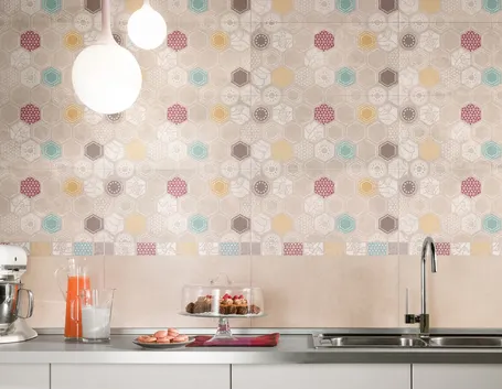 Esempio di piastrelle decorate