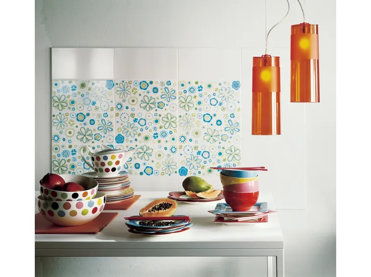 Esempio di piastrelle decorate moderne