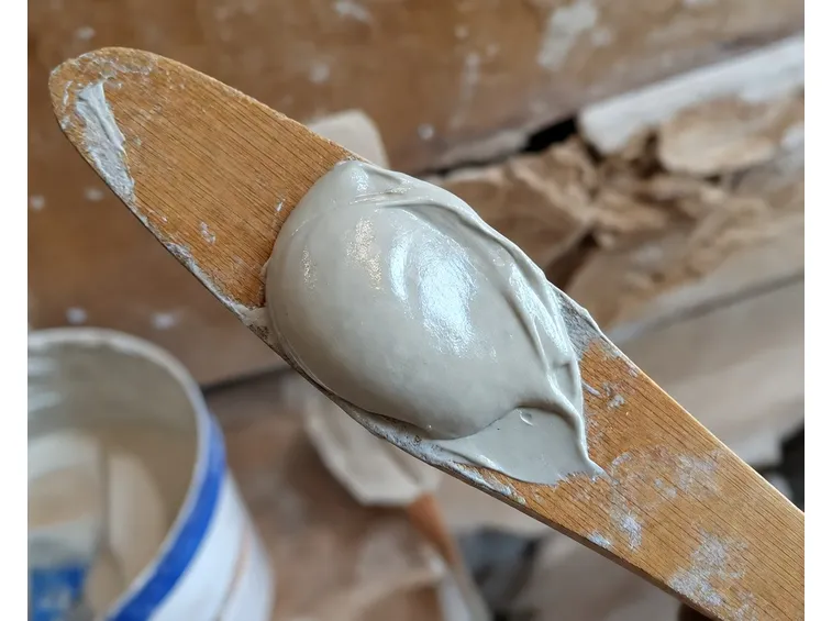 Modellare lo stucco