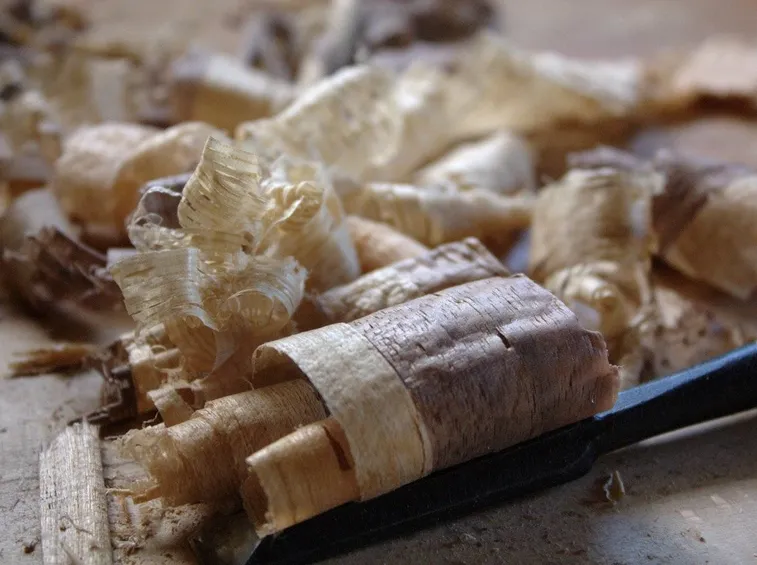 Lavorazione del legno a mano
