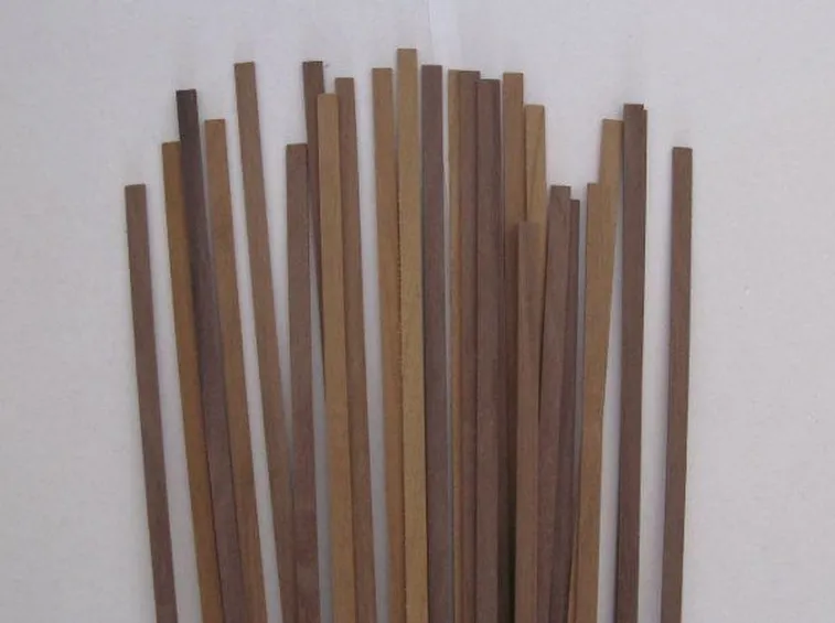 Listelli legno in noce