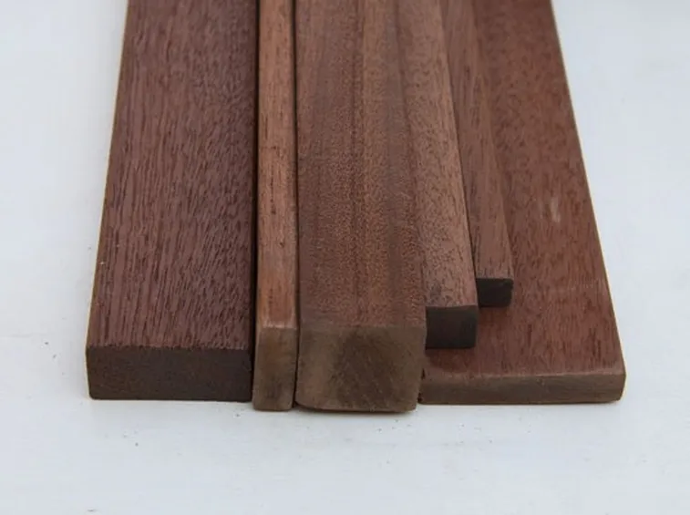 Listelli legno in mogano
