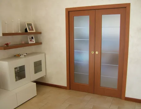 Porta con vetro satinato sabbiato