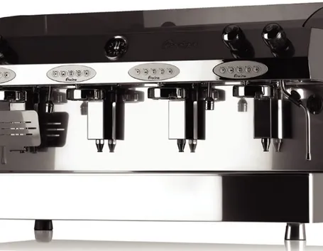 Una macchina per il caffè da bar