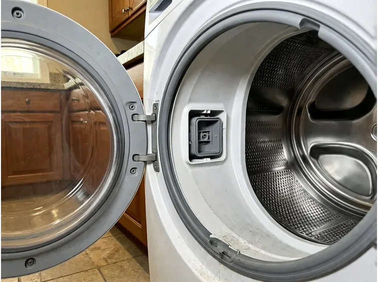 Segnali che il filtro della lavatrice è intasato
