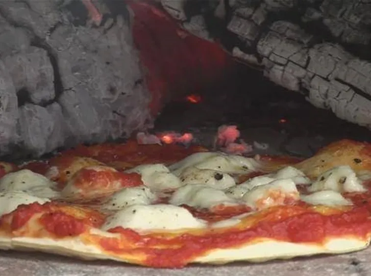 Preparare la pizza nel forno