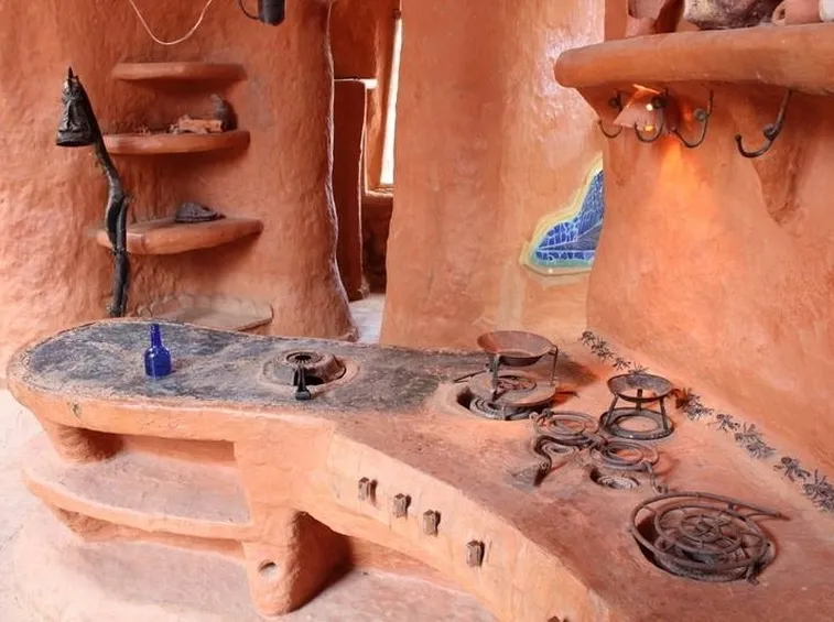 Cucina costruita in terracotta