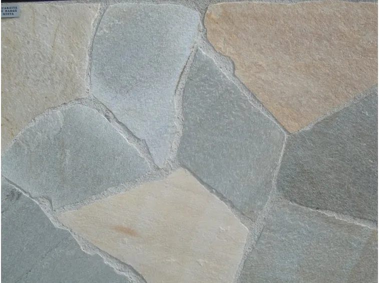 Mosaico realizzato con pietra di Barge