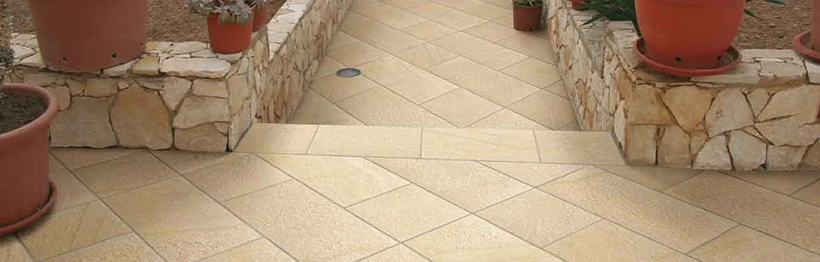 Realizzazione pavimentazione esterna in pietra Bargiolina
