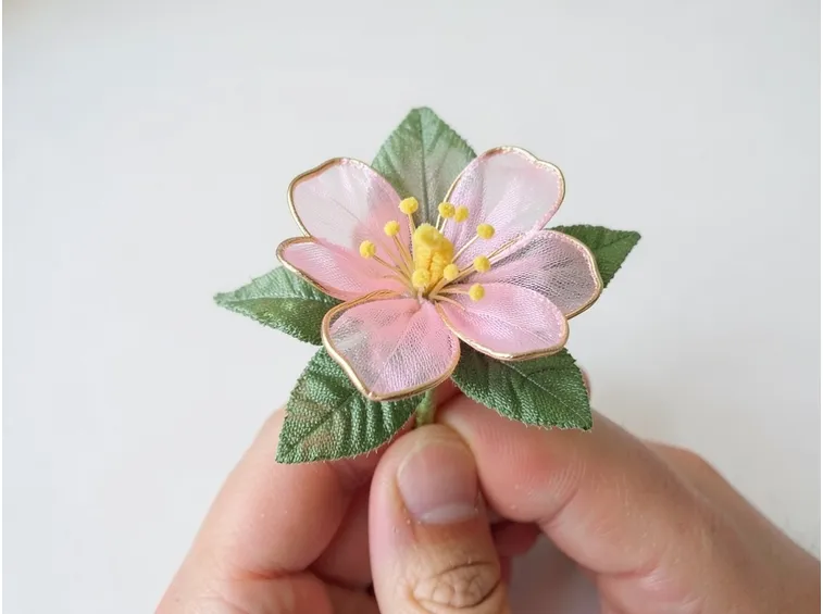 realizzare fiori con i fili