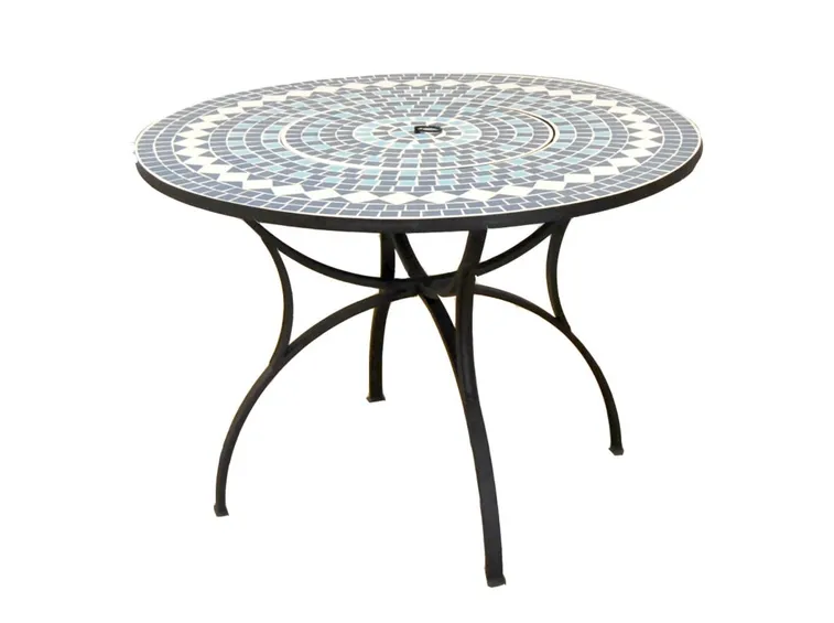 elegante tavolo in piastrelle mosaico