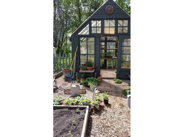 casetta da giardino per piante