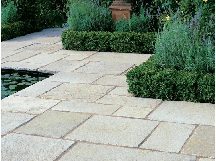 Pavimentazione da giardino in tufo