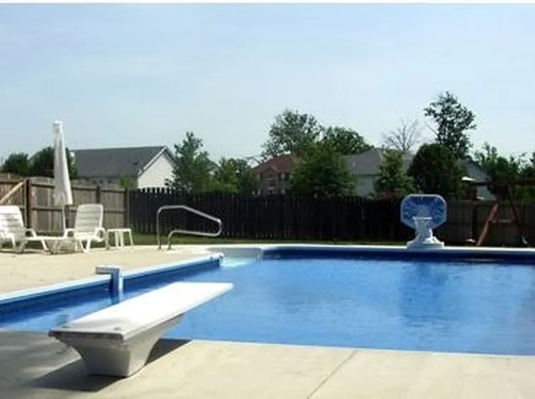 piscina moderna 