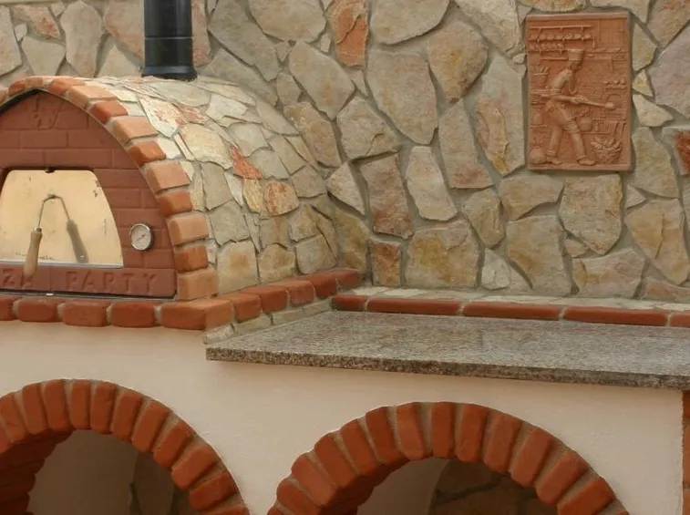 Forno a legna in muratura