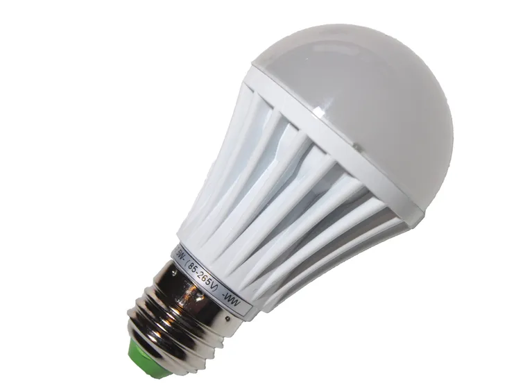 Quanto consumano davvero le luci di Natale a LED