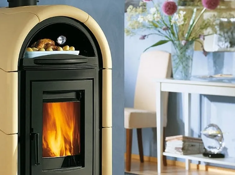 Stufa a legna con forno