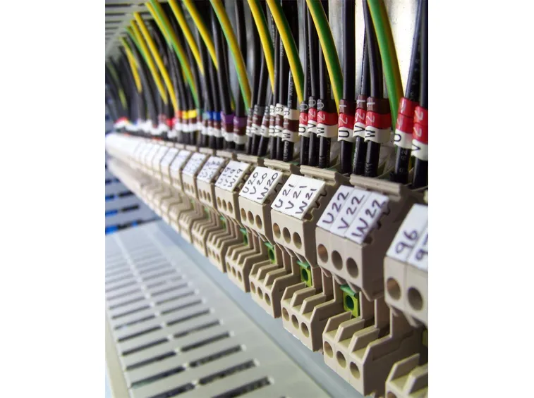 Le verifiche degli impianti elettrici possono essere iniziali, periodiche o straordinarie